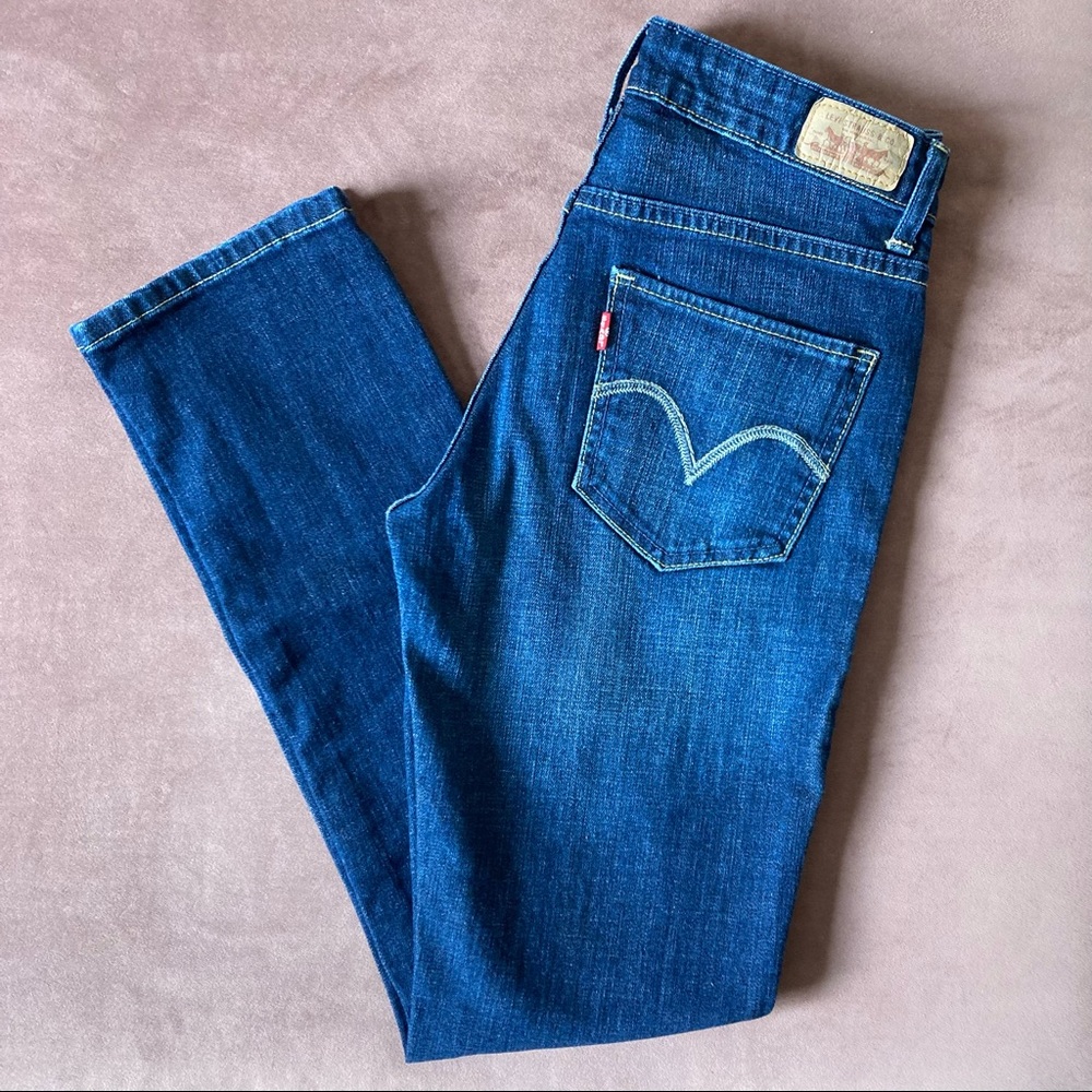 Levi’s Mid Rise Skinny Jeans, size 6.
